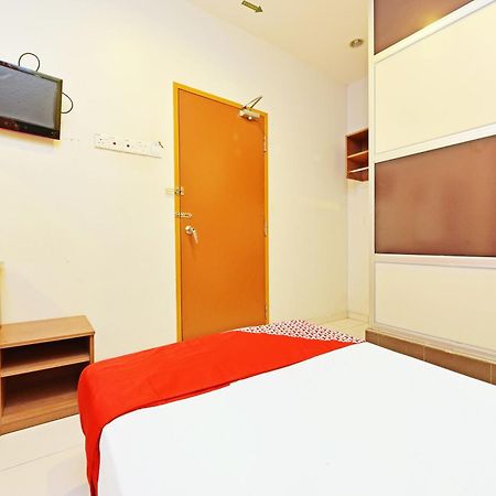 Oyo 582 Hotel Walk Inn Kampong Pasir Puteh  Extérieur photo