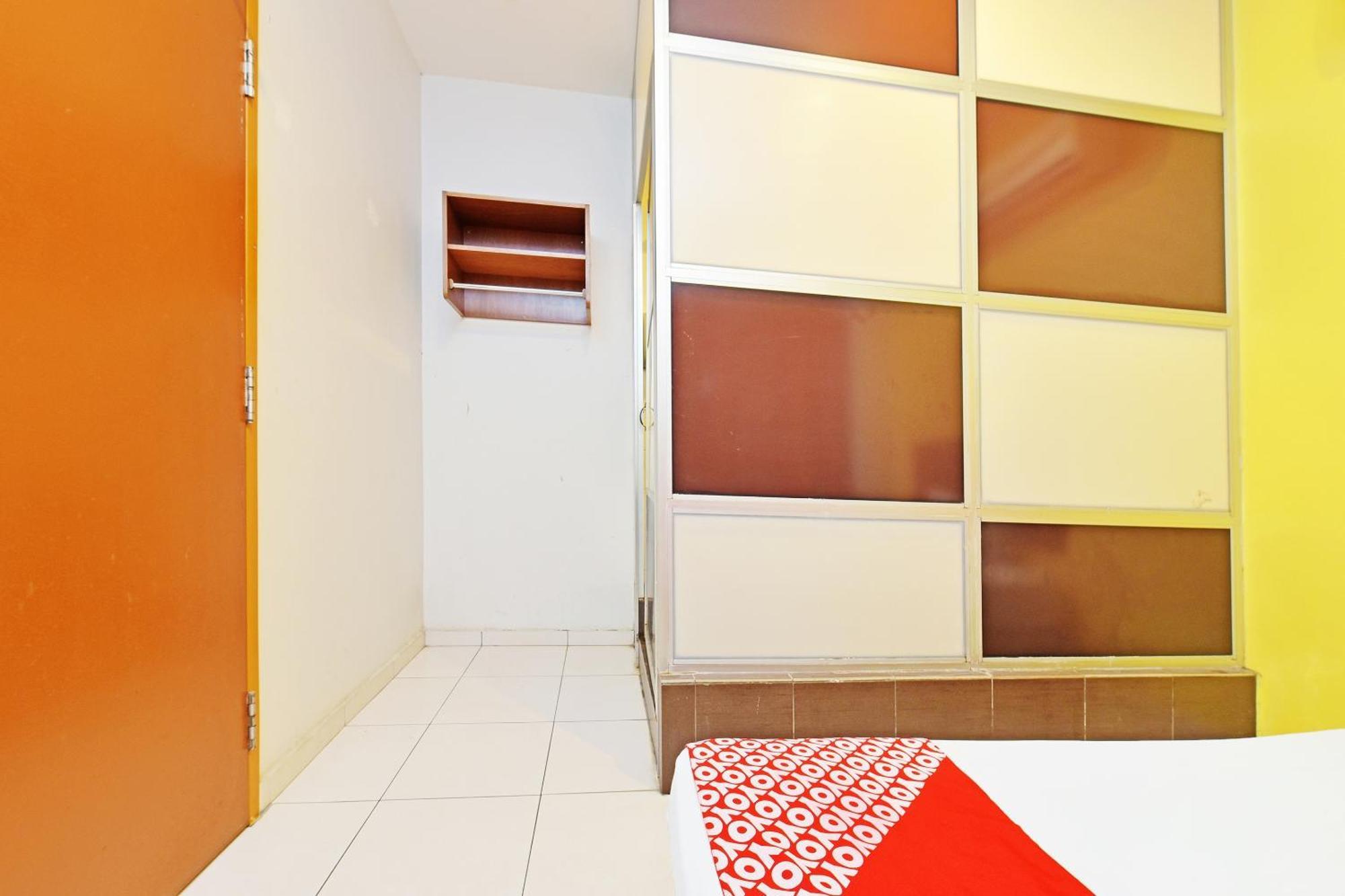 Oyo 582 Hotel Walk Inn Kampong Pasir Puteh  Extérieur photo