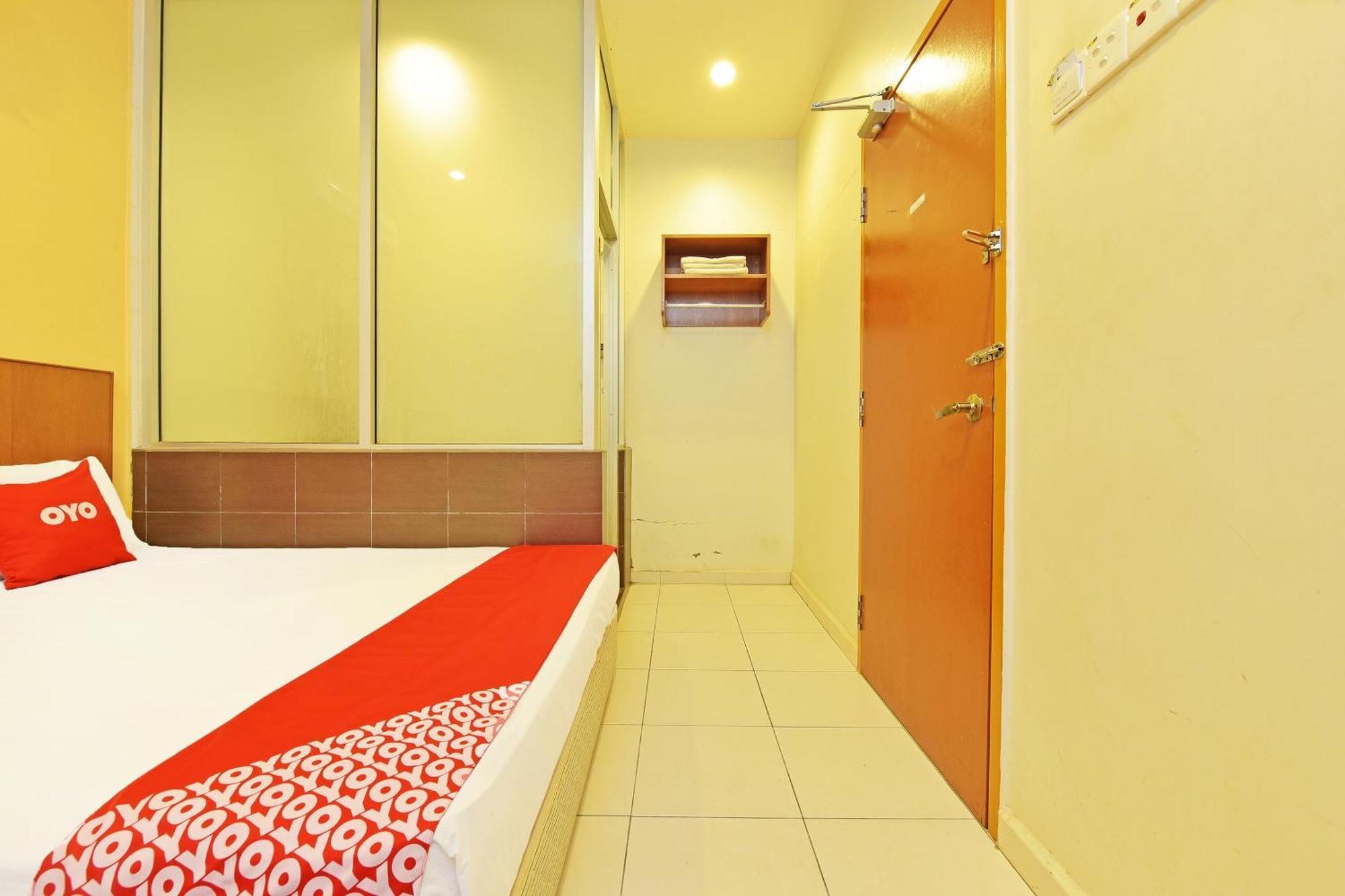 Oyo 582 Hotel Walk Inn Kampong Pasir Puteh  Extérieur photo