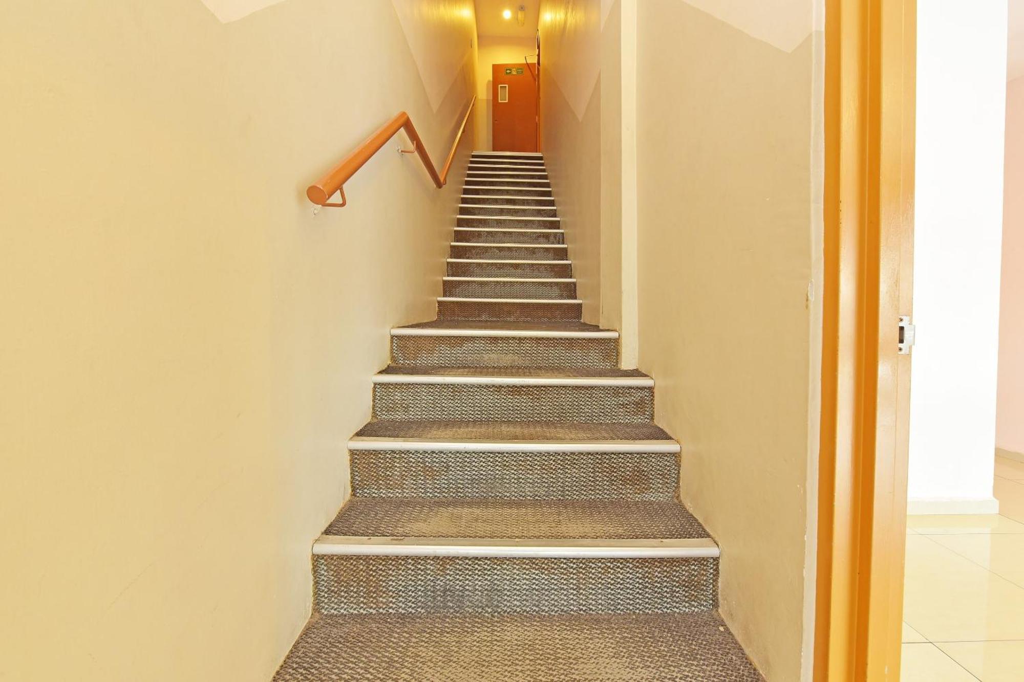Oyo 582 Hotel Walk Inn Kampong Pasir Puteh  Extérieur photo
