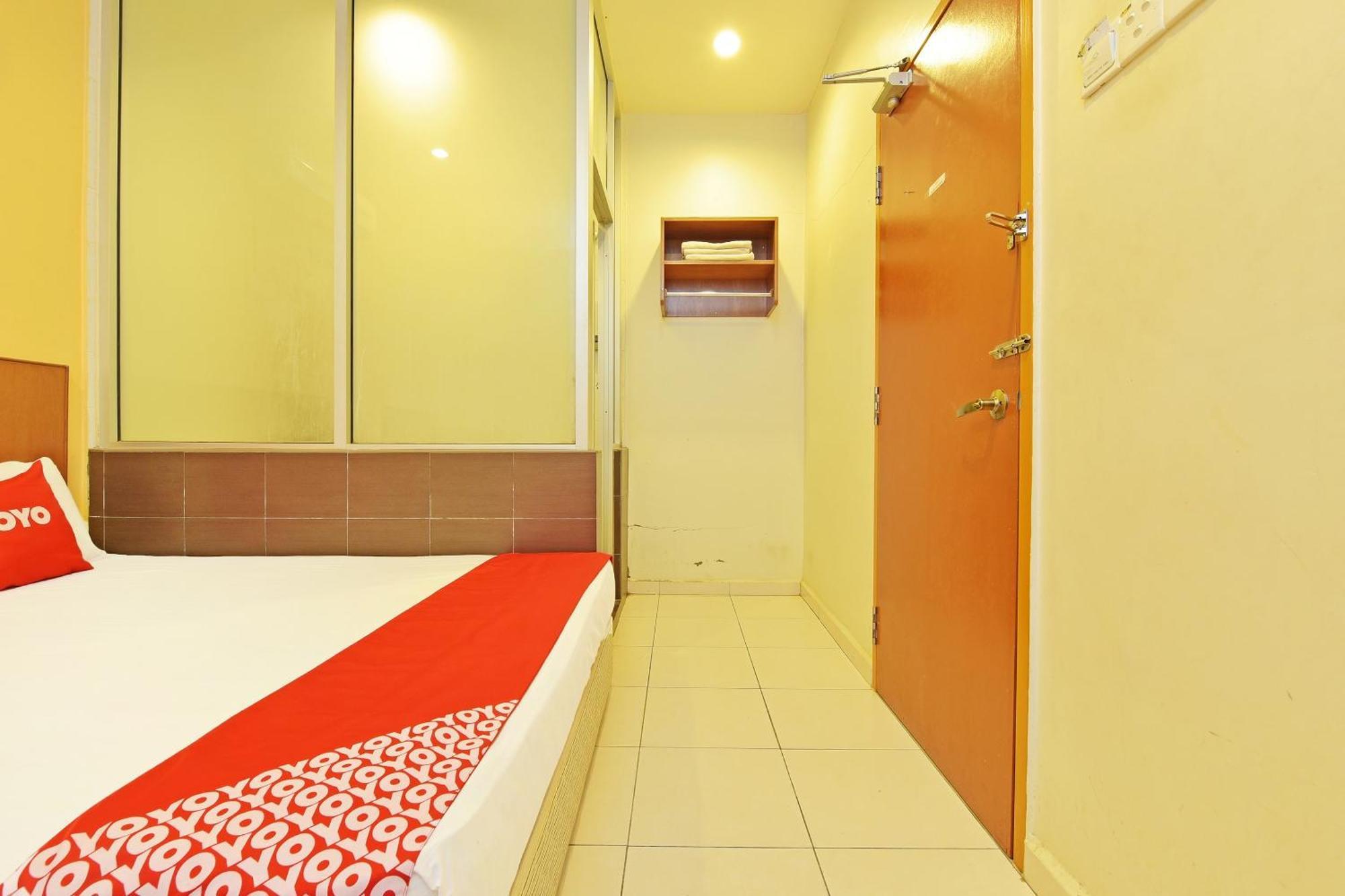 Oyo 582 Hotel Walk Inn Kampong Pasir Puteh  Extérieur photo