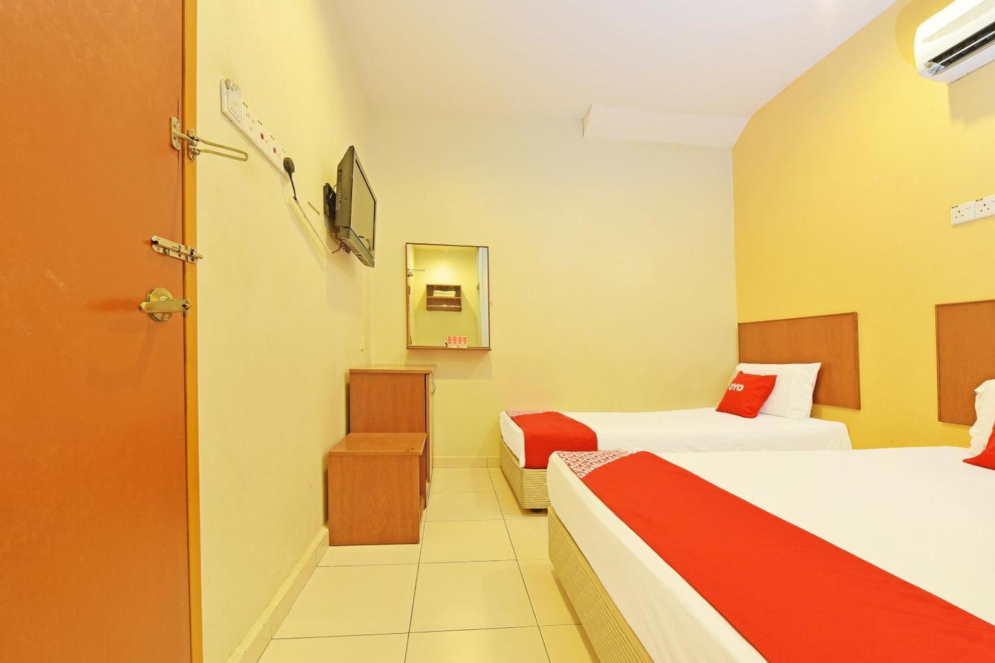 Oyo 582 Hotel Walk Inn Kampong Pasir Puteh  Extérieur photo