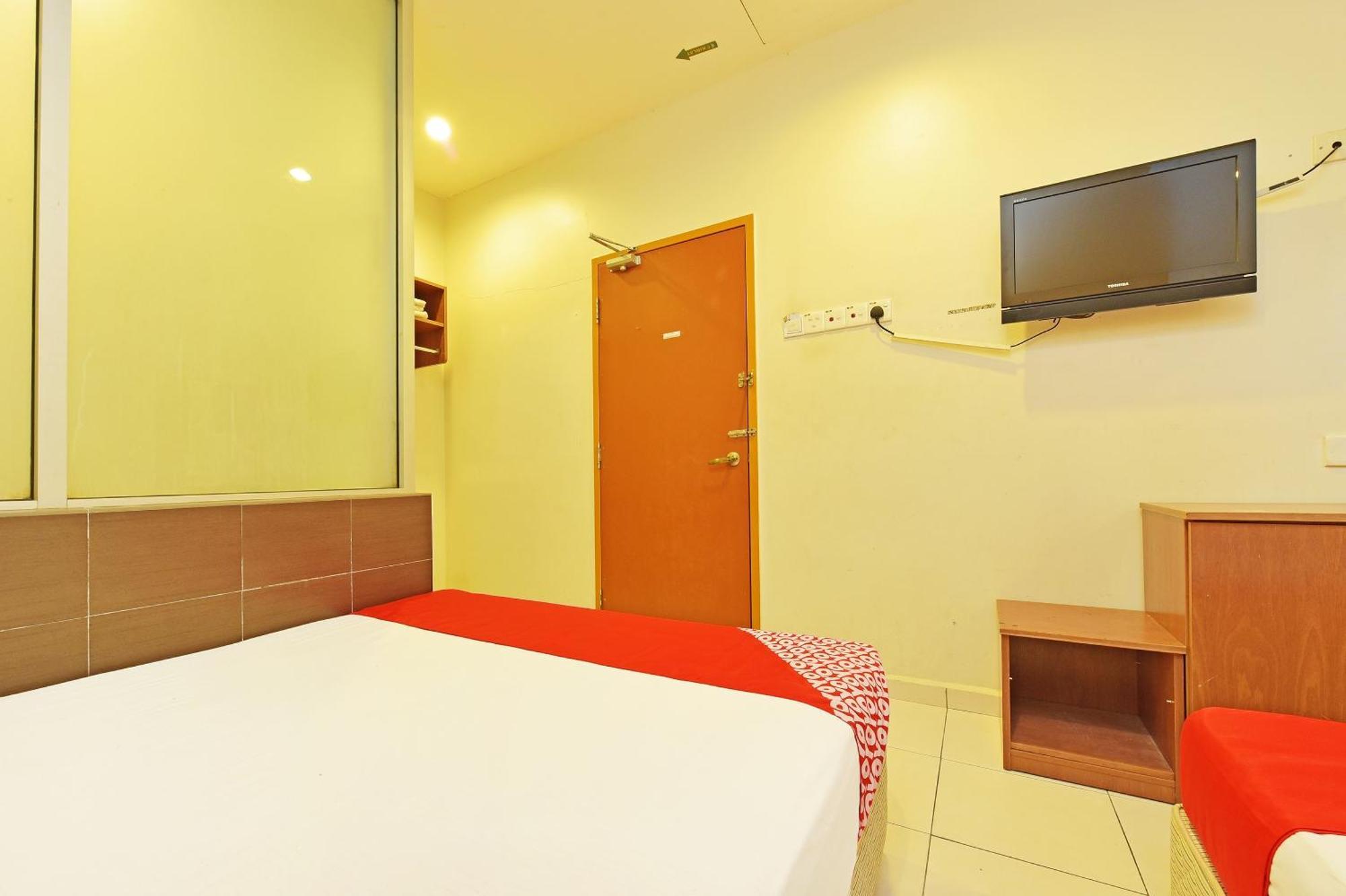 Oyo 582 Hotel Walk Inn Kampong Pasir Puteh  Extérieur photo