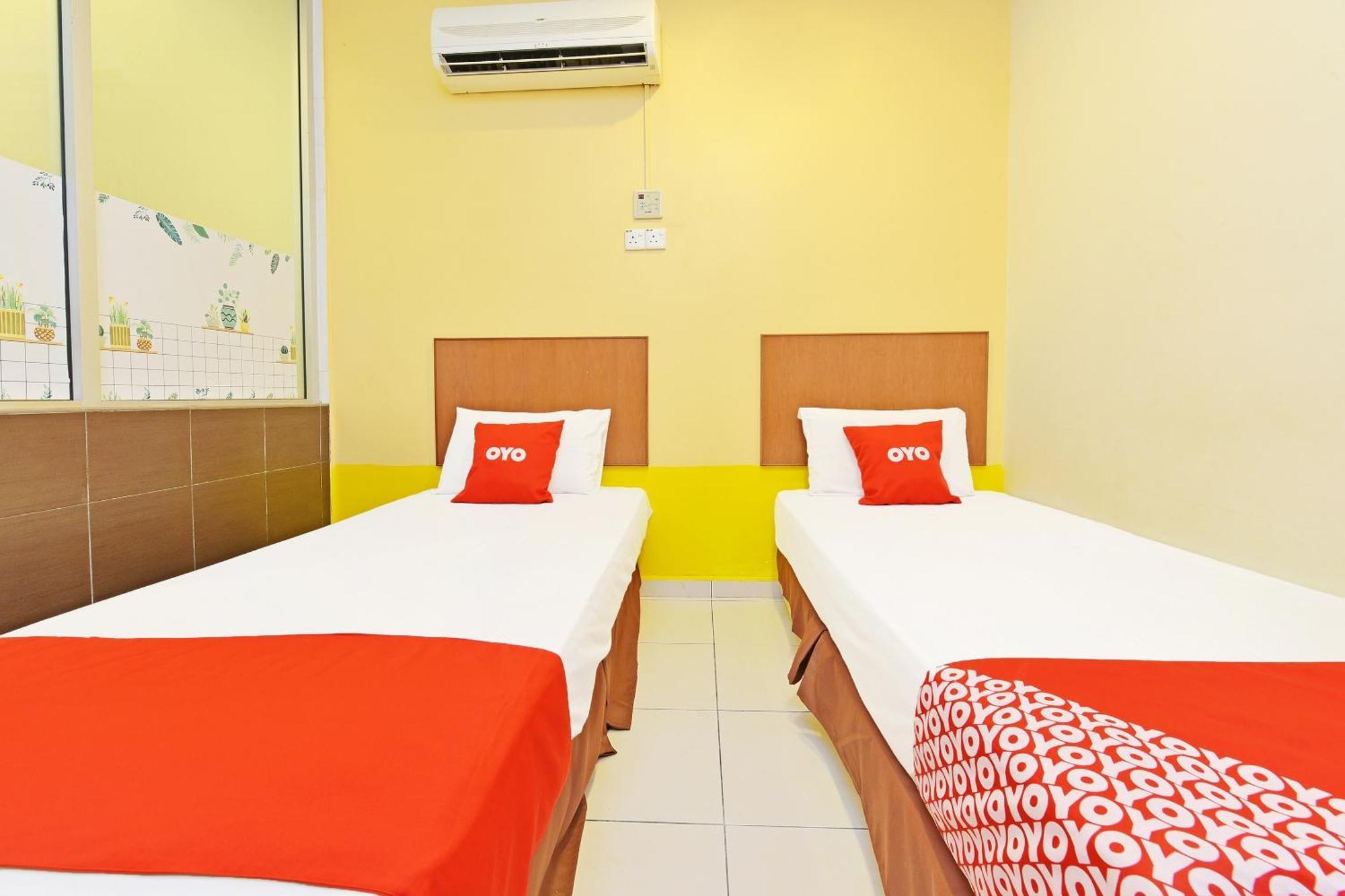 Oyo 582 Hotel Walk Inn Kampong Pasir Puteh  Extérieur photo