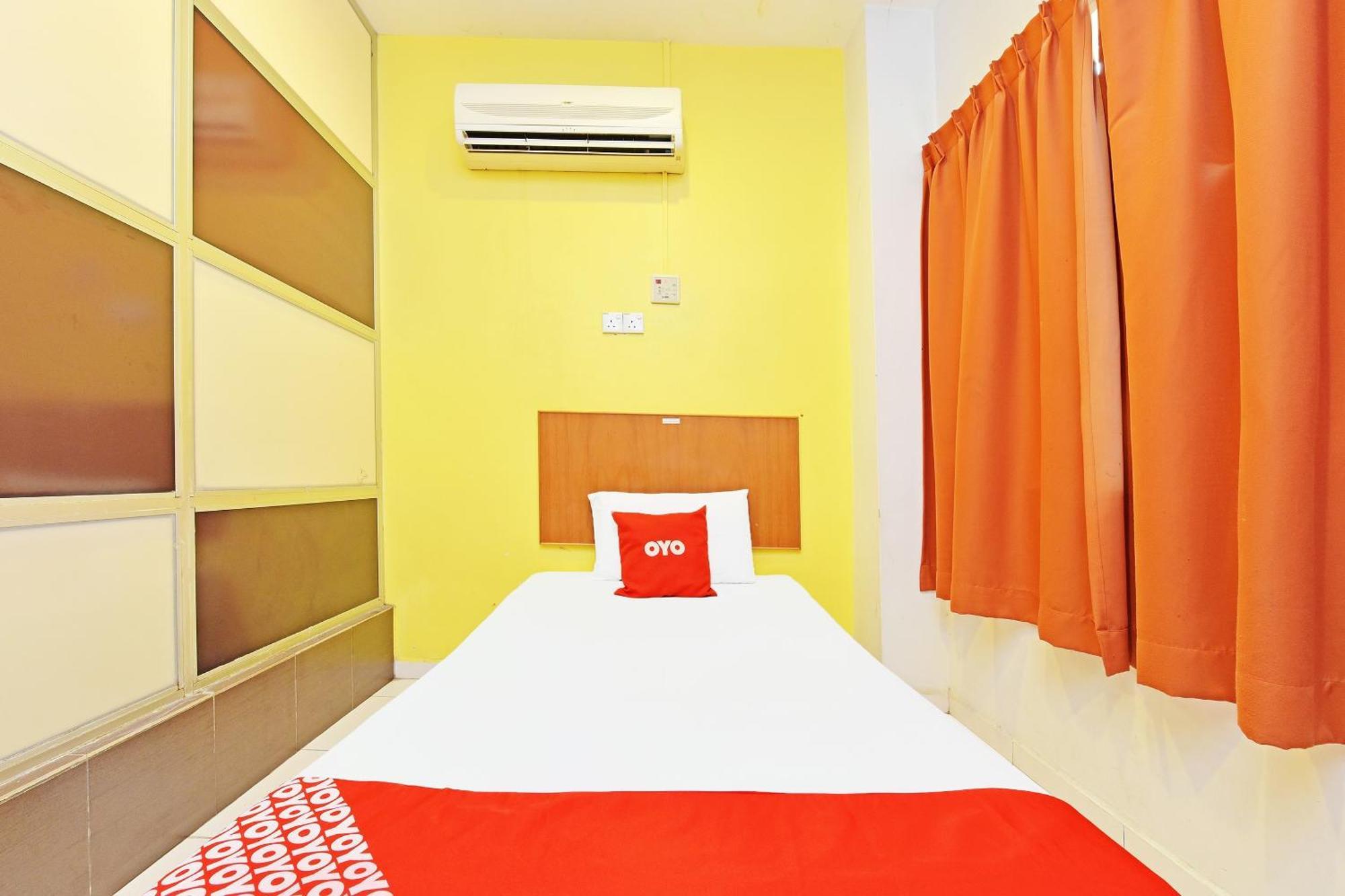 Oyo 582 Hotel Walk Inn Kampong Pasir Puteh  Extérieur photo